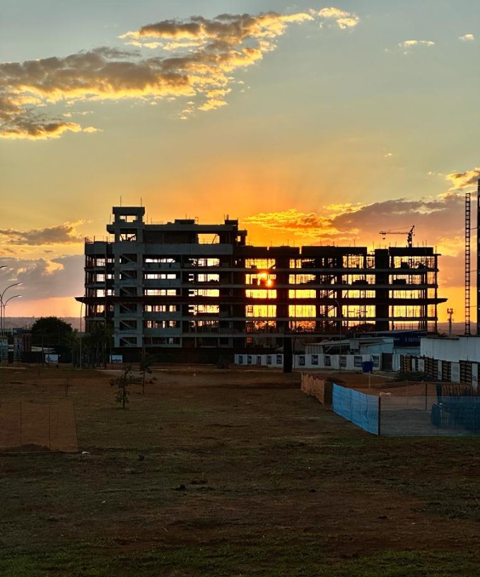 Novo Lar, Novo Brilho: Sublime Limpeza para Obras Recém-Concluídas na Super Quadra Parque 500 no Sudoeste! O Sudoeste, conhecido por seus prédios imponentes e apartamentos de alto padrão, está em constante movimento, com novas obras sendo finalizadas a todo momento. E para que esses projetos, verdadeiras obras de arte na Super Quadra Parque 500, sejam entregues com a qualidade e o brilho que merecem, a Sublime Limpeza oferece serviços especializados de limpeza pós-obra, garantindo um lar impecável para os futuros moradores.